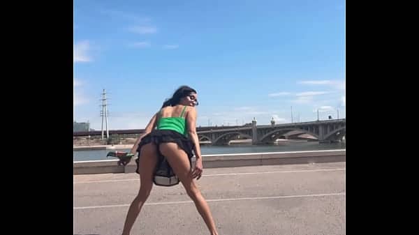 Waterfront twerk