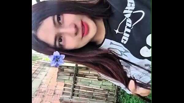 PORN ACTRESS TOUCHES HER TASTY PUSSY