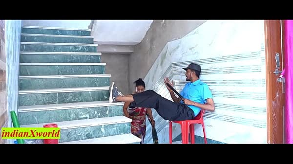 Beautiful Bhabhi Cheating sex with Security Guard! Hindi Malkin Sex