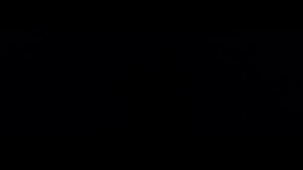 Garota que acaba de completar 14 de idade dando para seu pai