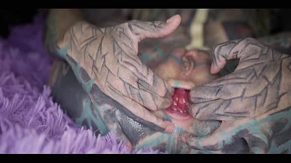 Tattooed babe is hungry for extreme anal play to squirt
