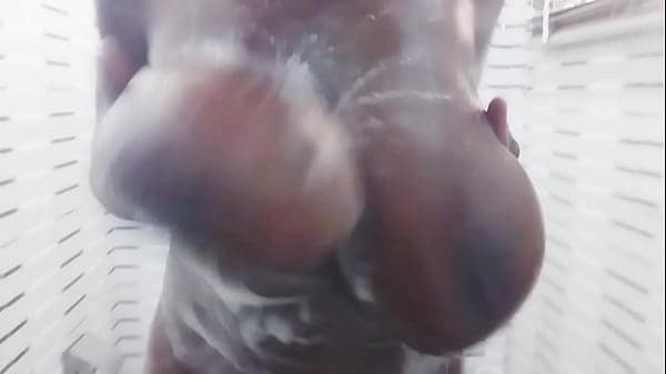 AISHA OGA MADAM SCREAMING AND SQUIRTING