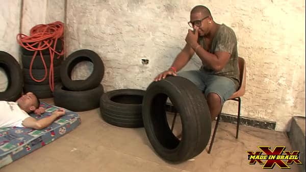 Meteu a borracha na mulher do patrão