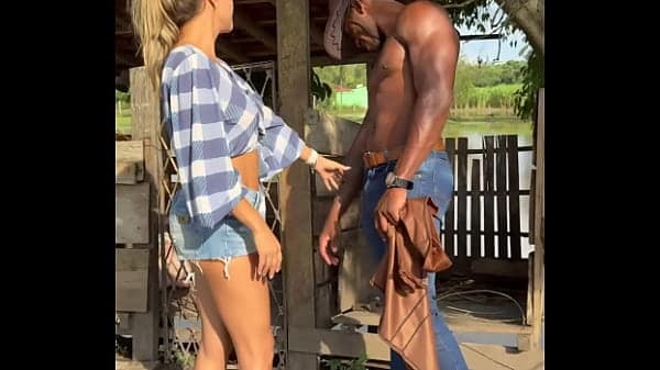 Negão bbc caseiro . fode casada patroa hotwife na fazenda / gato preto rei dos casais cucloud hotwife / VIDEO COMPLETO XVIDEORED OU SHEER LINK NO BANNER DO PERFIL / SUBSCREVA-SE NO PERFIL