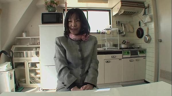 Mature Asian brunette with very hairy pussy Makiko Nakane having fun with a guy